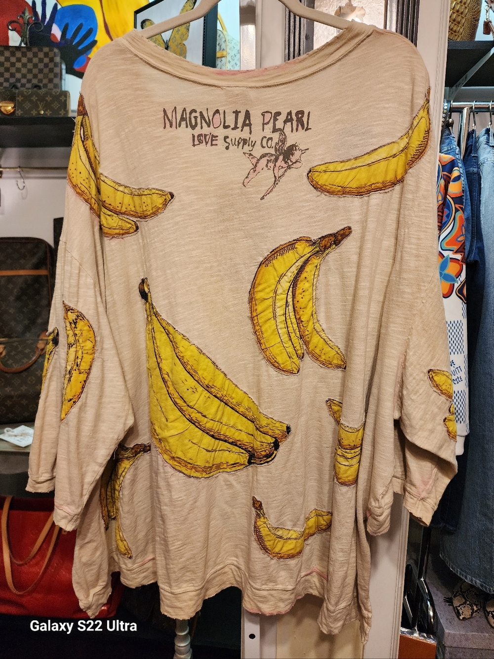 Magnolia Pearl Exclusive Piece. Banana Print Oversized Top - Yellow on Cream - Picture 2 of 4